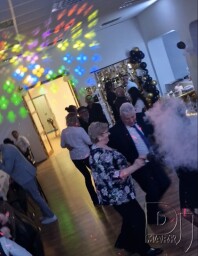 Oslava päťdesiatka sa konala 21.2.2026 v  Kultúrnom dome - Malý Cetín / Malý Cetín je obec v okrese NOVÉ ZÁMKY - na oslave hral DJ MARK - dj na oslavy v okrese Nové Zámky 